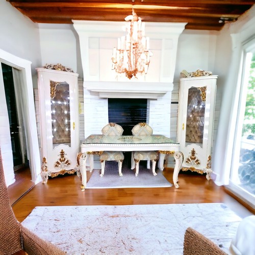 Salle manger complète avec - à,